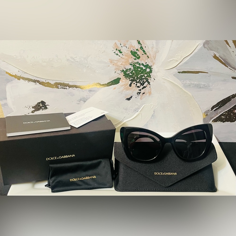 🛍️NWT Dolce & Gabbana Black and Gold Women's Low Bridge Fit Sunglasses, DG4405 - Picture 5 of 7